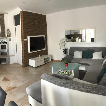 Apartments Ljube Макарска Экстерьер фото